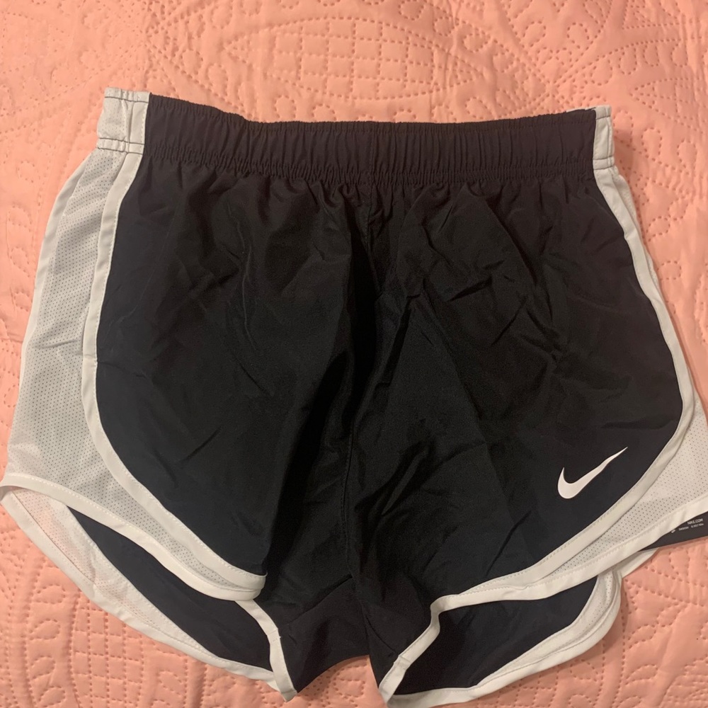 NWT Nike shorts size small!!